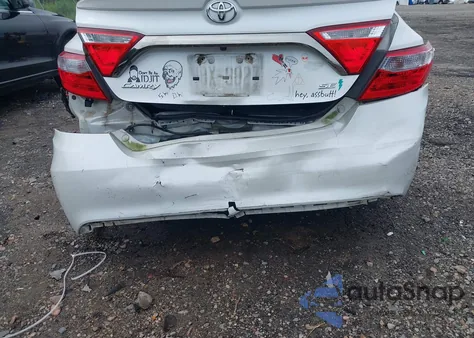 2017 Toyota Camry Le/Xle/Se/Xse z USA, uszkodzony, nr VIN 4T1BF1FK0HU272232